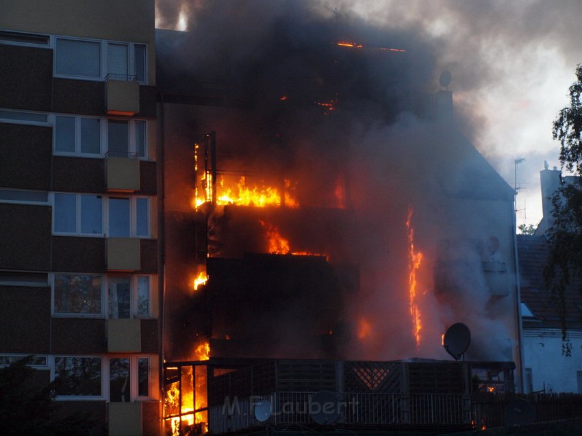 Feuer 3 Koeln Vingst Burgstr P100.JPG